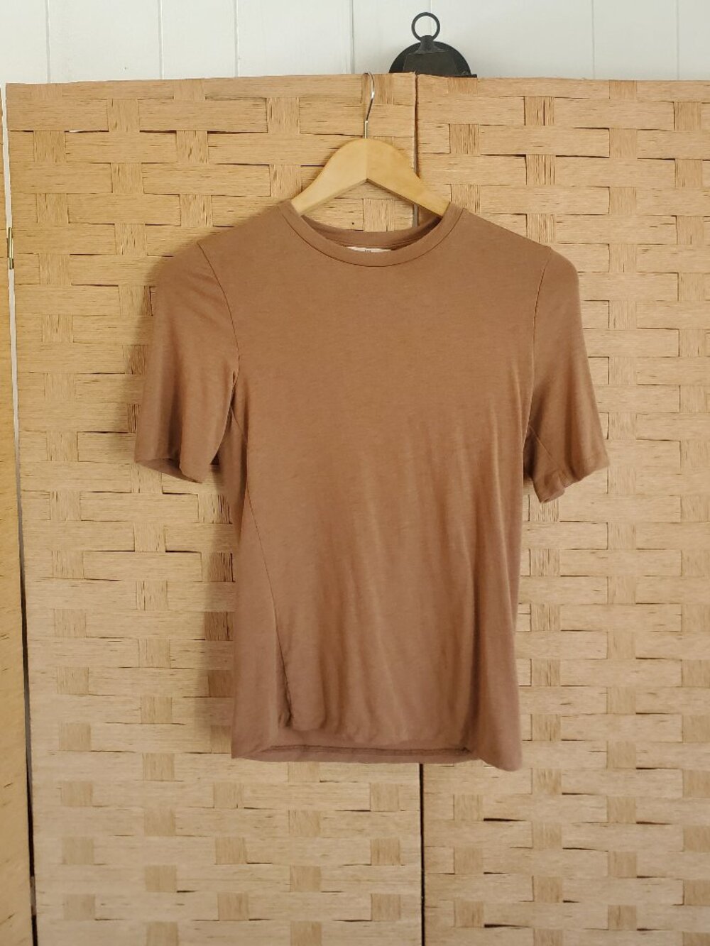 Banana Republic Tee Size XS Brown Short Sleeve Wool Blend